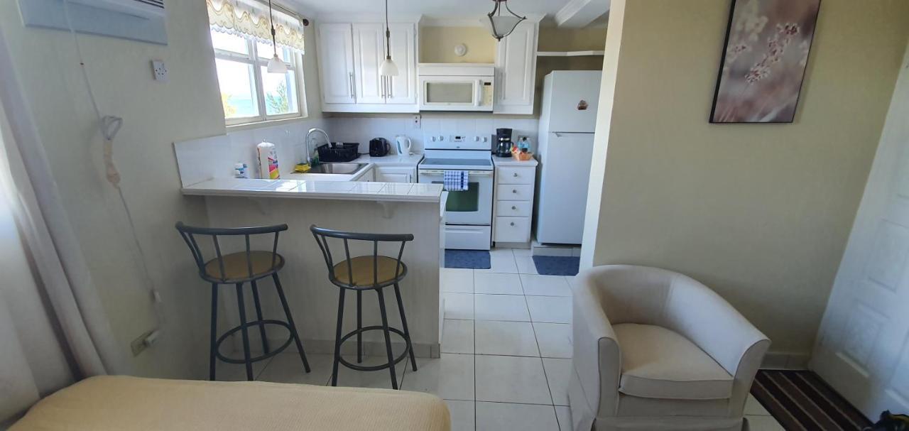 Hastings Towers 4D - Studio Apt Opp Beach Bridgetown Exterior photo