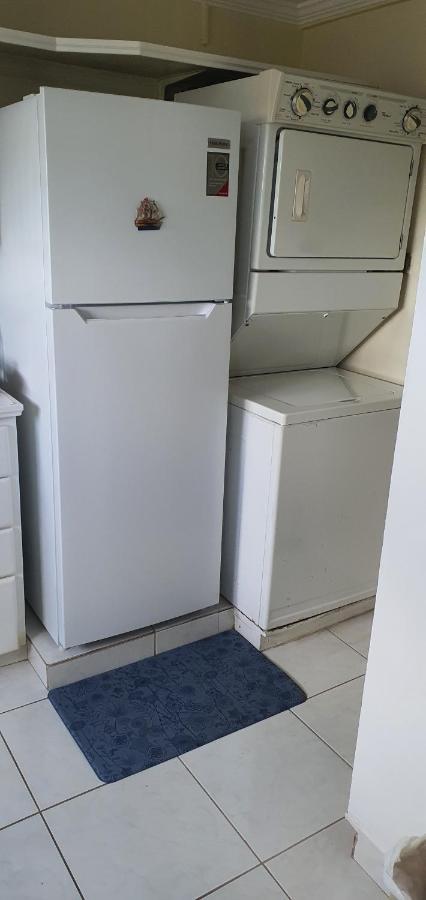 Hastings Towers 4D - Studio Apt Opp Beach Bridgetown Exterior photo