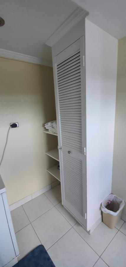 Hastings Towers 4D - Studio Apt Opp Beach Bridgetown Exterior photo